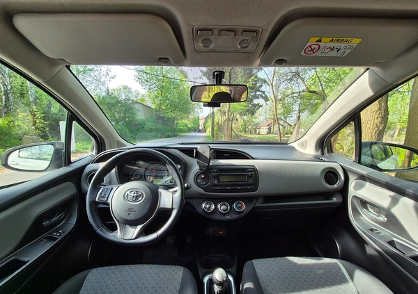 Toyota Yaris cena 33900 przebieg: 170090, rok produkcji 2015 z Lądek-Zdrój małe 232